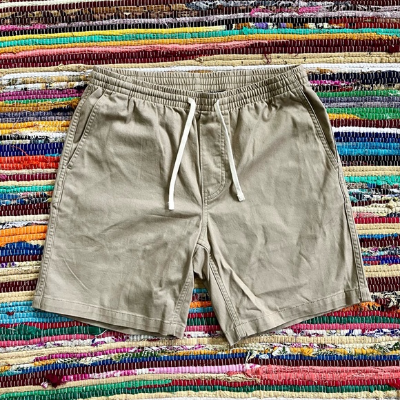 Lands' End ~ Cotton elastic waist khaki shorts - Picture 1 of 4